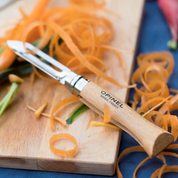 Opinel | N°06 Folding Pocket Peeler