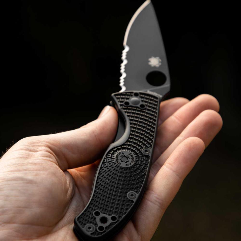 Spyderco | Tenacious Black Handle - Combo Black Blade