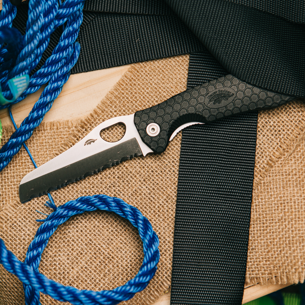 Honey Badger | Rescue Knife - Serrated