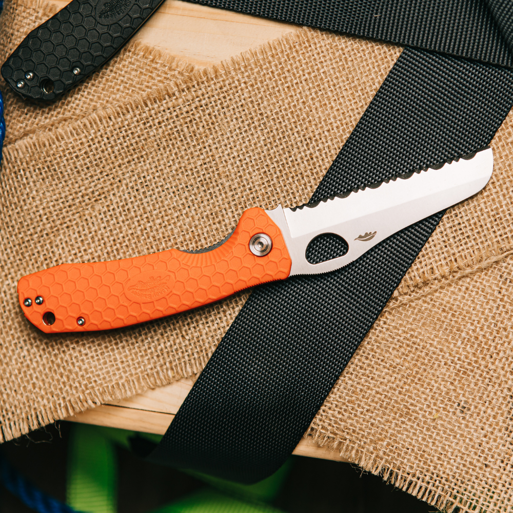 Honey Badger | Rescue Knife - Serrated