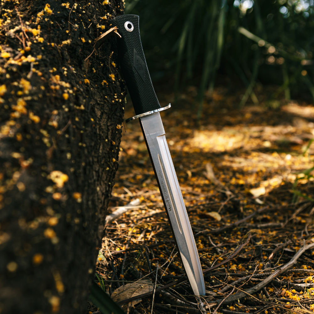 Muela | Scorpion Knife - 26G - Black Rubber Handle