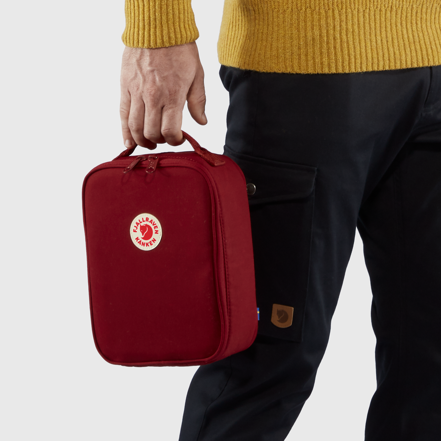 F23782_SS19_fvrd_kanken_mini_cooler_fjaellraeven_21.png