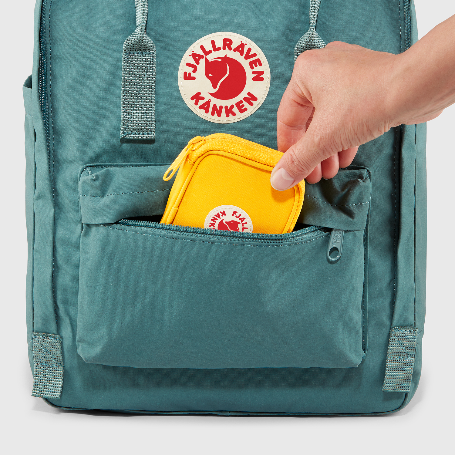 Kanken_Card_Wallet_23780-141_G_DETAIL_FJR.png