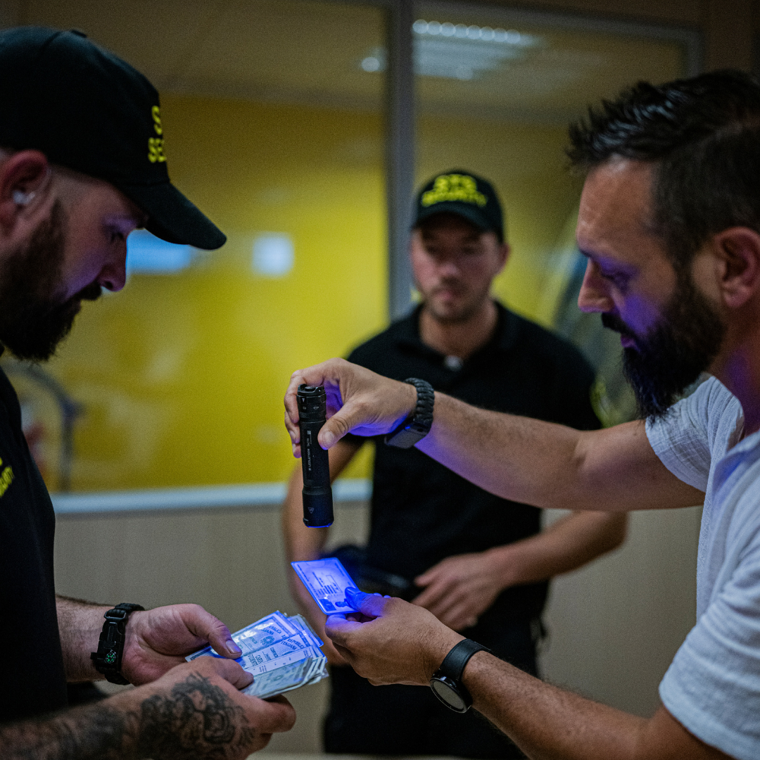 Ledlenser | TAC7R Torch + Outdoor Set